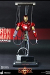 Iron Man diorama Iron Man Mark III Construction Version Hot Toys